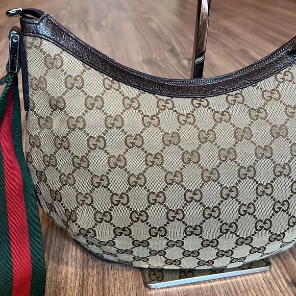 Gucci Beige and Brown Crossbody Bag with Red and Green Strap - Picture 8 of 16